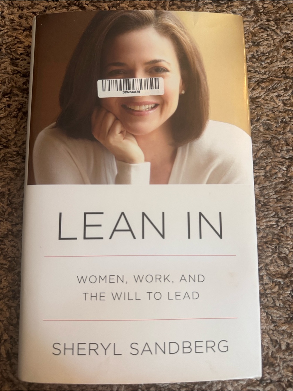 Lean In by Sheryl Sandberg - White and Gold Cover